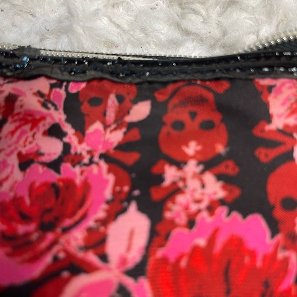 Betsey Johnson Nylon pink ,Red Flowers & skulls Small crossbody bag black trims - Picture 12 of 13